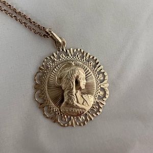 10K Gold Vintage Medallion